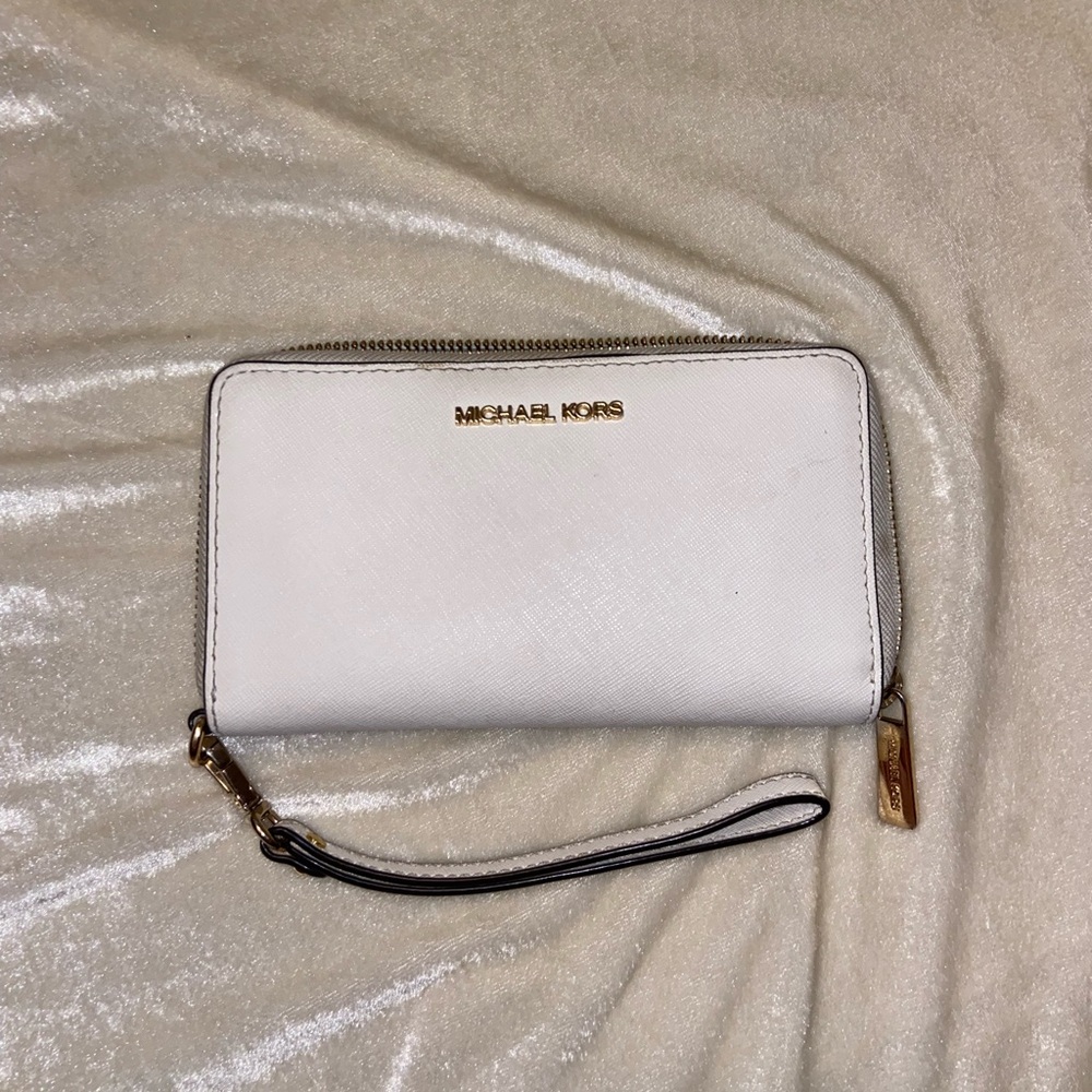 Michael Kors Woman's Jet Set Wallet Light Cream with Gold Hardware